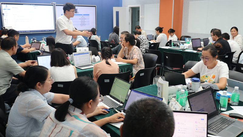 成人高考与自考：含金量哪个更高，揭秘两者区别
